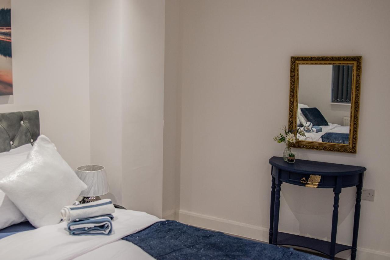Bv Comfy Spacious 3 Bedroom House At Tatton Street Манчестер Экстерьер фото