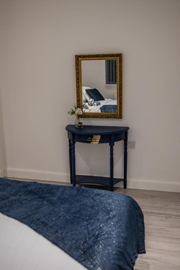 Bv Comfy Spacious 3 Bedroom House At Tatton Street Манчестер Экстерьер фото